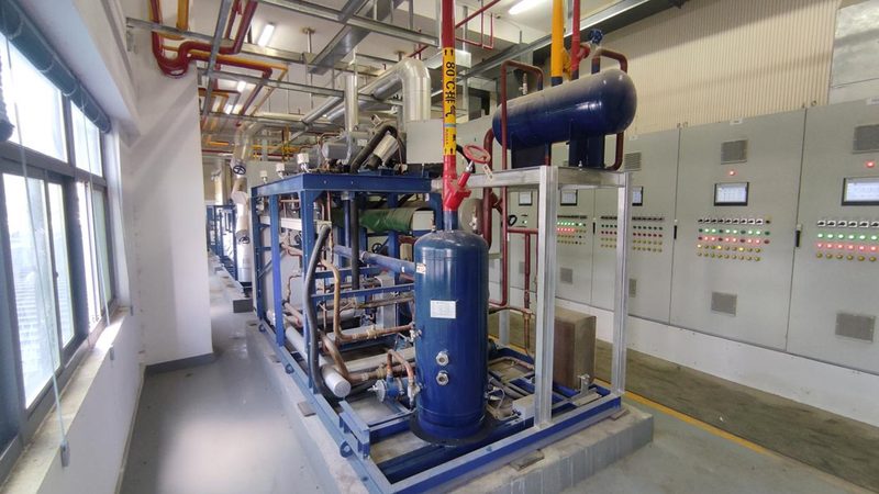 农村自建冷冻库，其使用成本主要由以下几个方面构成：
